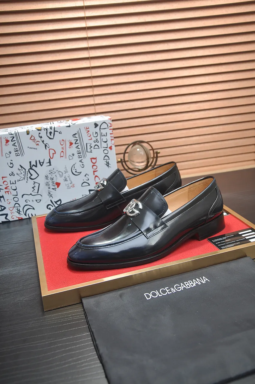 Men's men's shoes 💰500💶🌲 DG top 🔍🔍Men's new leather shoes 🚹 are on sale at the same time at the counter ⚠The uppers are imported cowhide from Italy, the entire imported cowhide lining, imported accessories 💪💪, completely 1⃣️ vs 1⃣️ replica 🇮 🇹💪💪, ⚠Sole: The original sole is specially provided by the original factory, the exclusive movable molded sole is super comfortable, ⚠The original factory follows the order, 🔍🔍high quality, you can enter and exit the counter at will, welcome to compare ⚠Size: 38-44 (45 customized)